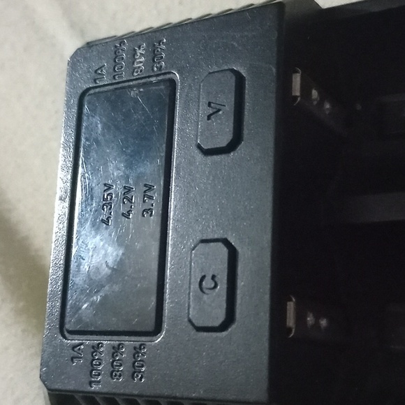 Battery Charger - Picture 3 of 7